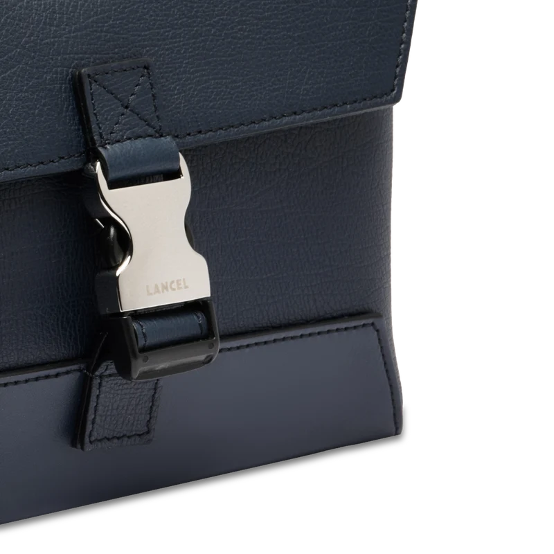 M MESSENGER BAG