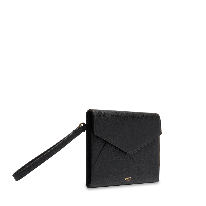 M FLAP POUCH WITH REMOVABLE WRISTLET