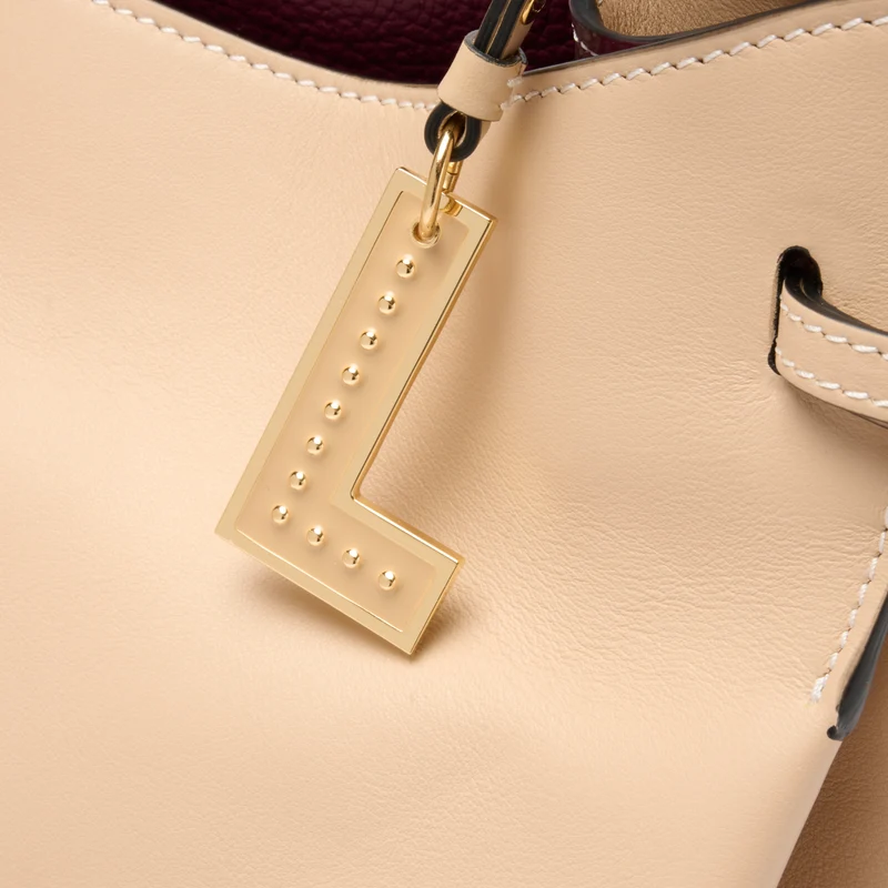 M CARRYALL BAG