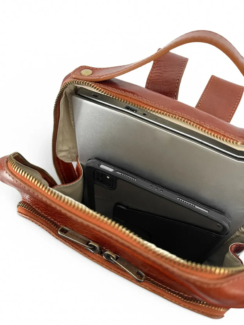Sac à dos en cuir lisse OSLO Marron cognac foncé
