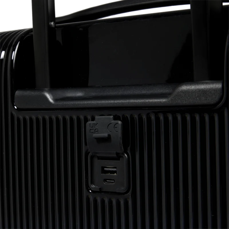 4-W MEDIUM SUITCASE