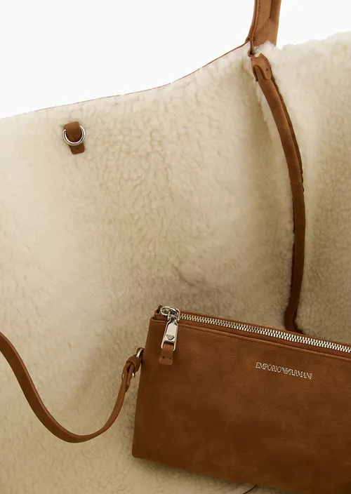 Emporio Armani Grand sac cabas effet mouton Capsule Chalet