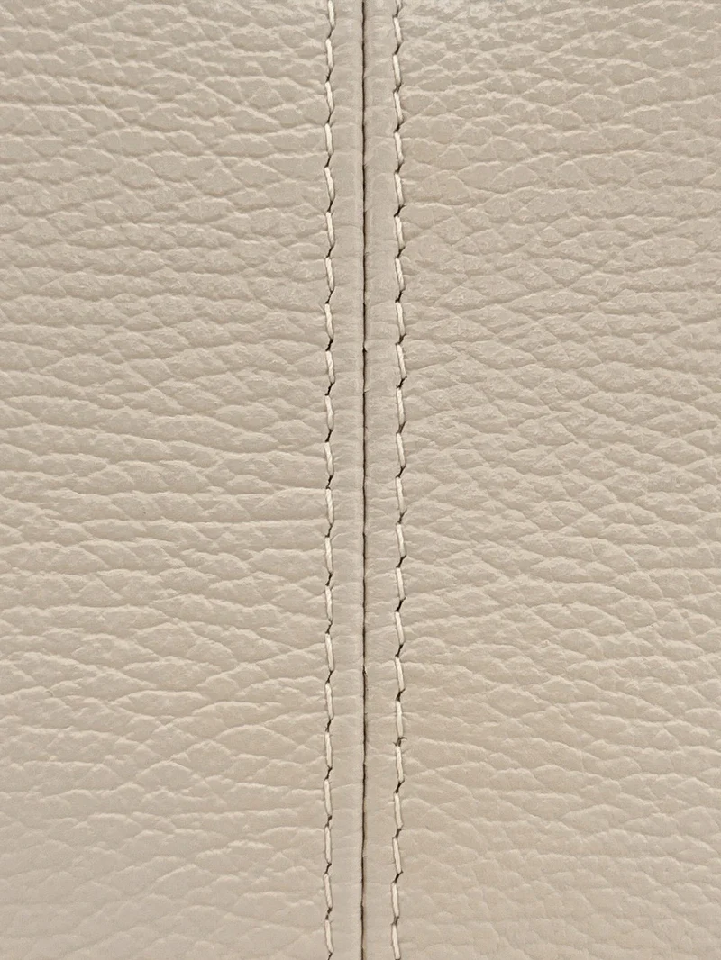 Sac seau à bandoulière en cuir grainé BEAUBOURG Beige crème