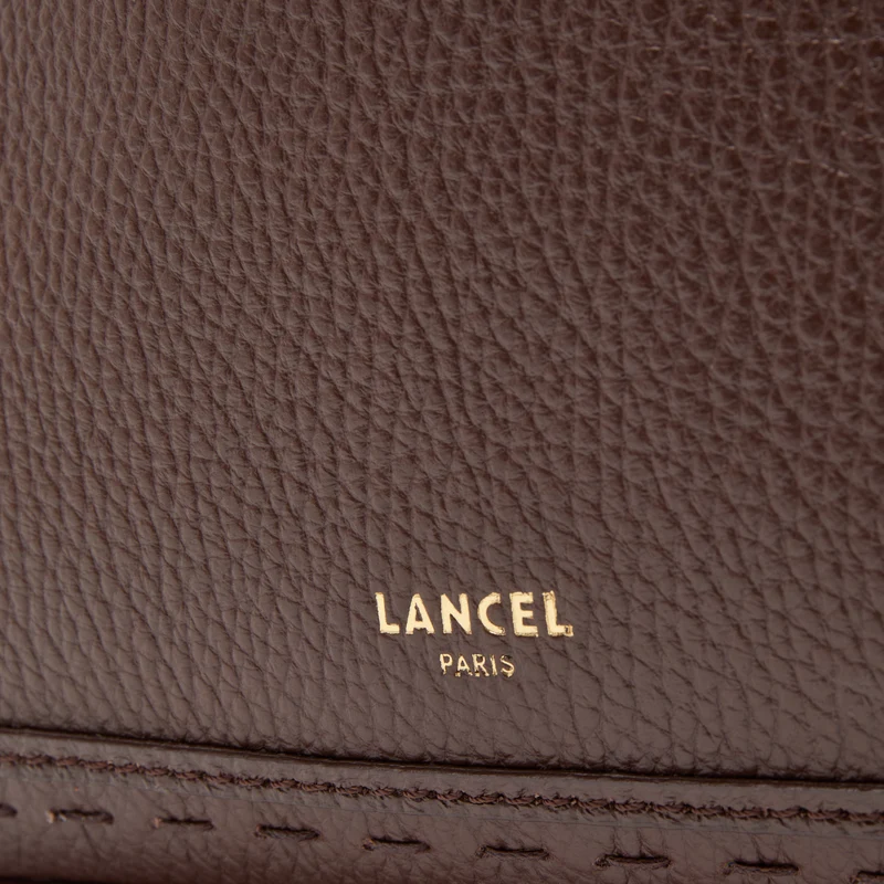 POUCH ON CHAIN