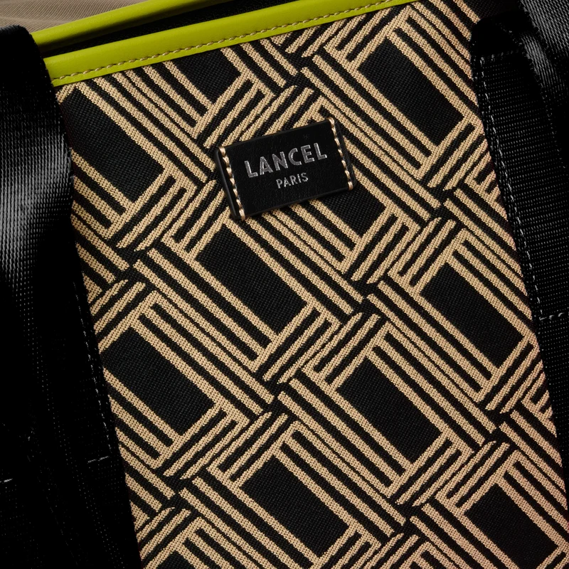 L ZIP TOTE BAG