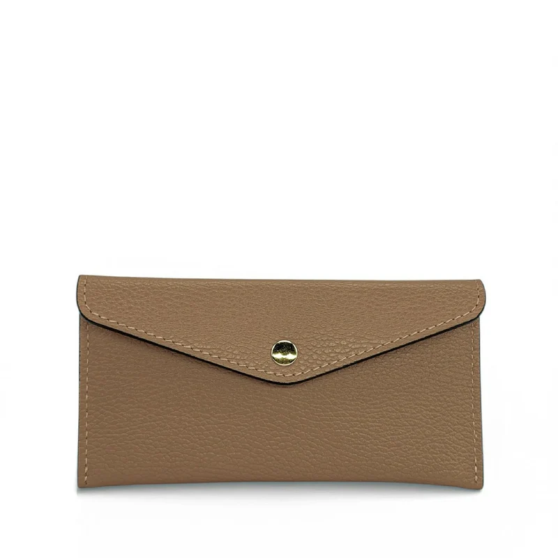 Pochette enveloppe en cuir grainé CLOE Taupe foncé