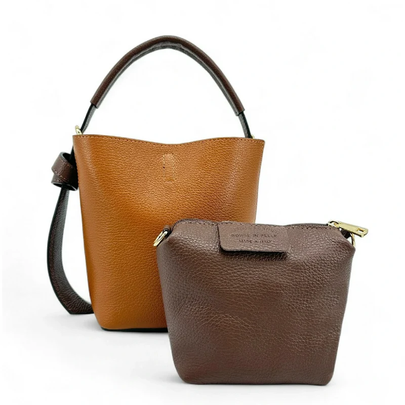 Sac seau et pochette en cuir grainé BIRDIE Camel foncé et Chocolat