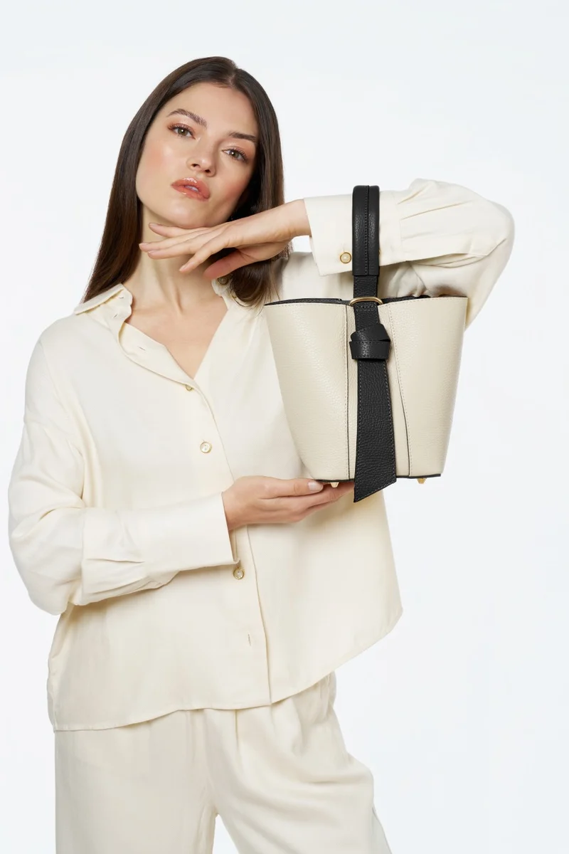 Sac seau et pochette en cuir grainé BIRDIE Beige et Noir