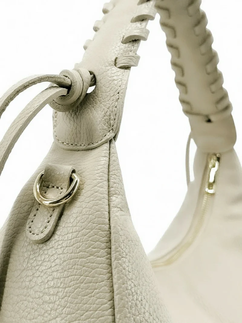 Sac demi-lune en cuir grainé NYX Beige crème