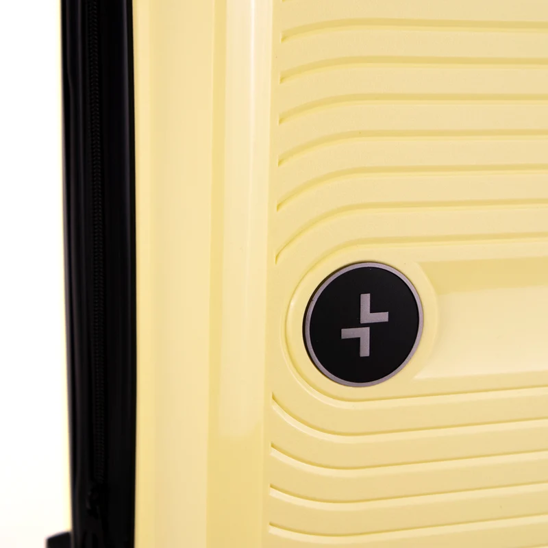 Tracker Dynamo DLX Carry-on