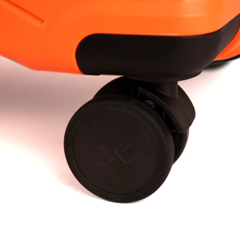Tracker Dynamo DLX Medium