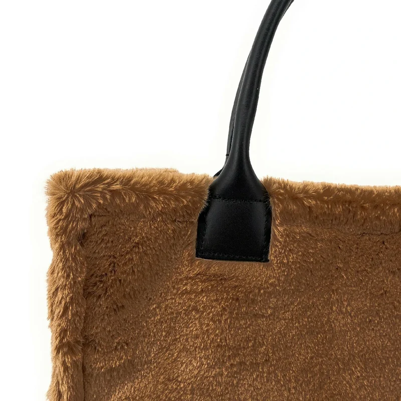 Sac cabas en fausse fourrure et cuir PILLOW Camel foncé