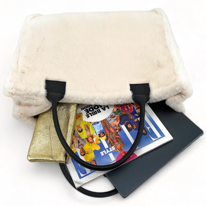 Sac cabas en fausse fourrure et cuir PILLOW Ecru