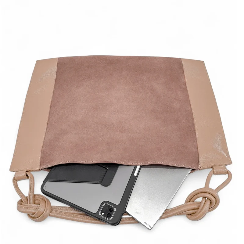 Grand sac porté épaule en daim et cuir grainé KNOT Rose nude