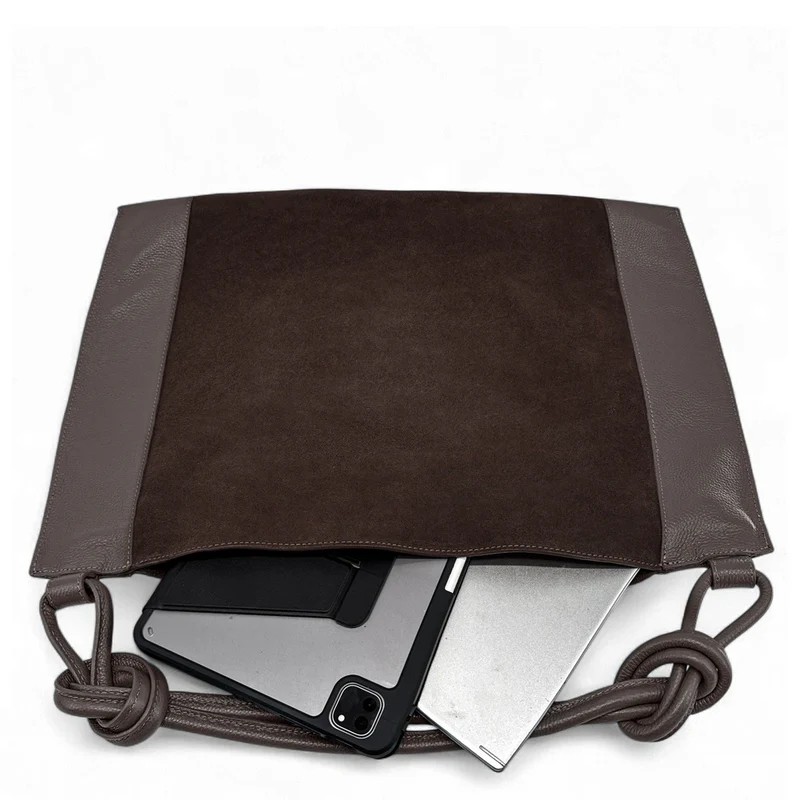 Grand sac porté épaule en daim et cuir grainé KNOT Chocolat