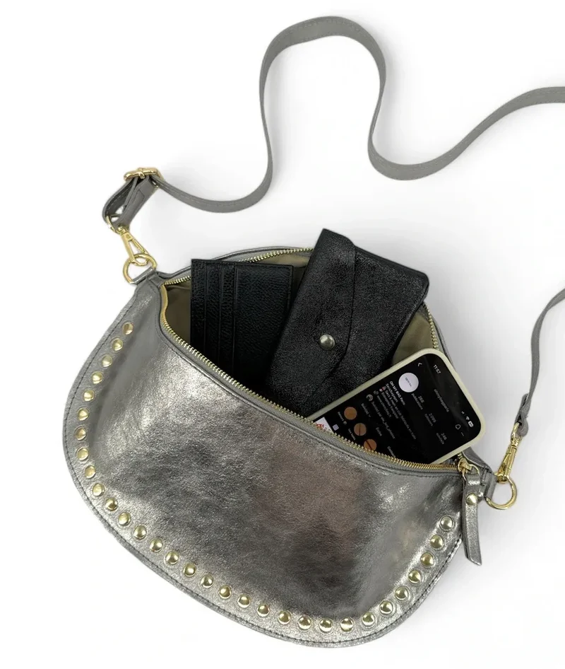 Sac banane en cuir irisé LOU PANADAS Argent moyen