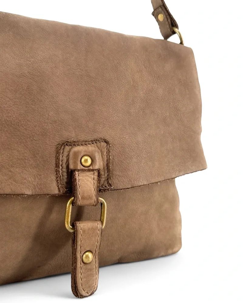 Sac besace à bandoulière en cuir vintage MISS COQUETTE Taupe
