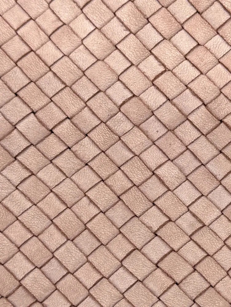 Sac pochette à bandoulière en cuir tressé MISS JOE Rose nude