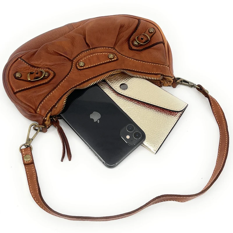 Sac croissant en cuir vintage MISS LUNA Camel
