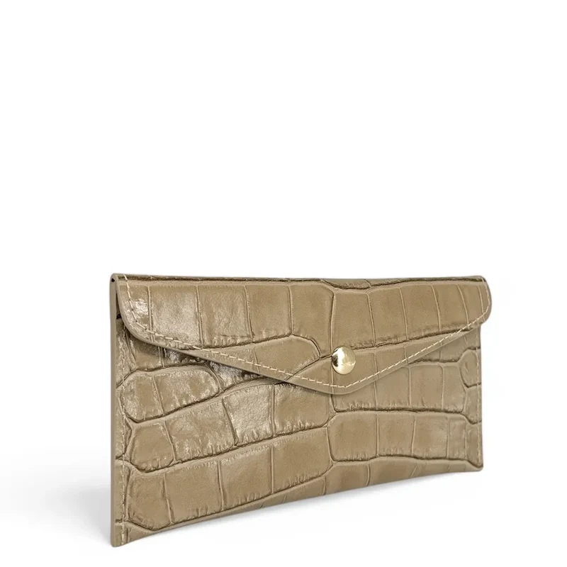 Pochette enveloppe en cuir façon crocodile CLOE CROCO Taupe