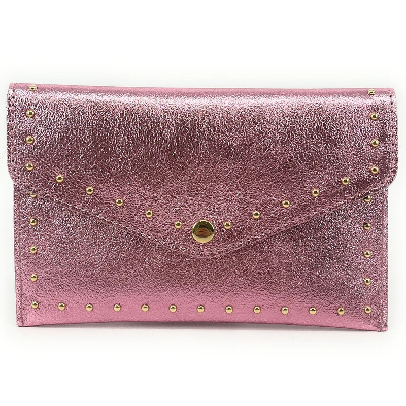 Pochette enveloppe en cuir irisé TINA Rose pâle irisé