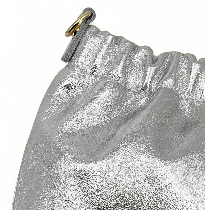Sac pouch en cuir irisé LA POUCHINETTE Argent clair