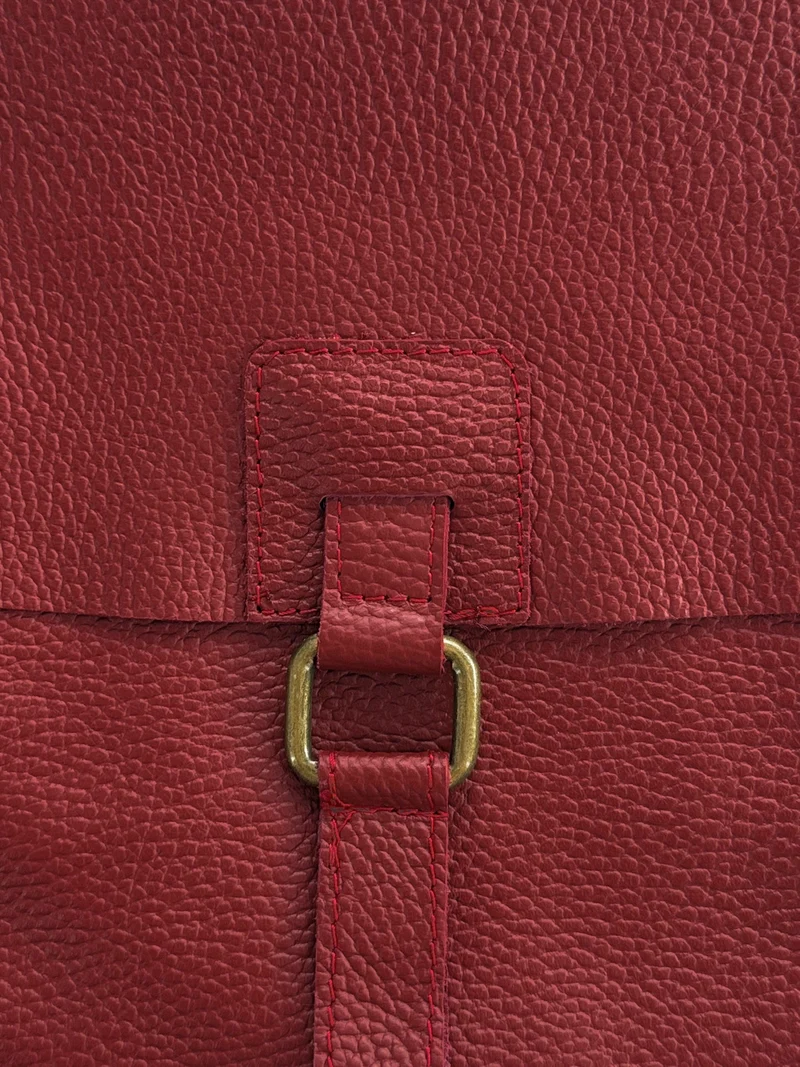 Sac bandoulière en cuir grainé COQUETTE Rouge magenta