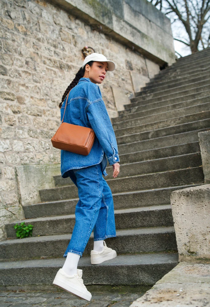 Sac trotteur à bandoulière en cuir grainé MANHATTAN Marron camel foncé