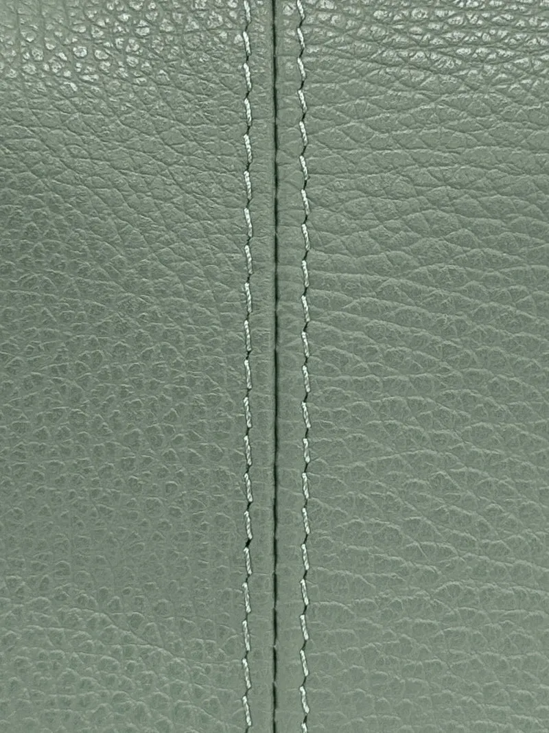Sac seau à bandoulière en cuir grainé BEAUBOURG Vert pastel