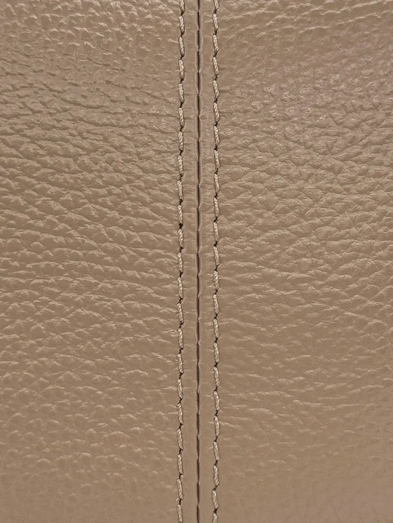 Sac seau à bandoulière en cuir grainé BEAUBOURG Taupe foncé