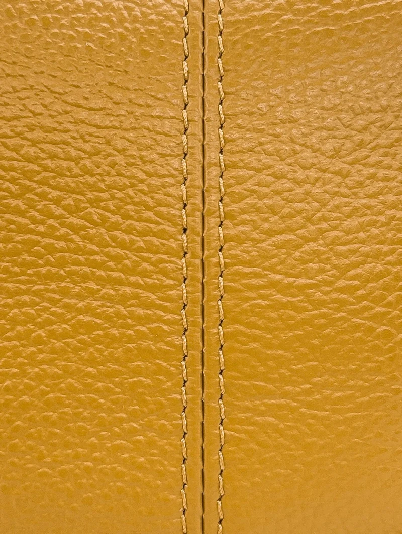 Sac seau à bandoulière en cuir grainé BEAUBOURG Jaune moutarde